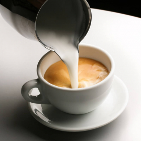 Lotto di 50 bustine di latte scremato in polvere per caffè o tè