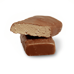 Barretta iperproteica alla nocciola ricoperta di cioccolato