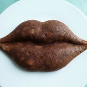 Bolo hiperproteico de chocolate e frutas de outono
