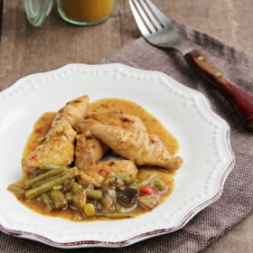 Plat cuisiné poulet au curry