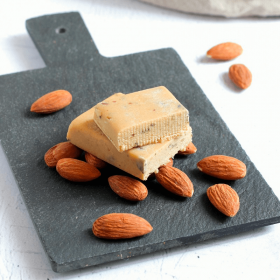 Barre vegan hyperprotéinée graines et amandes