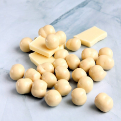 Boules croustillantes avec enrobage au chocolat blanc SG