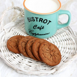Biscuits secs hyperprotéinés au cacao et à la noisette 