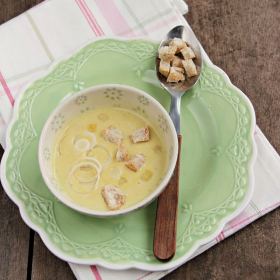 Soupe à l'oignon et ses petits croûtons
