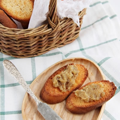 Pão rico em proteínas grilhado a francesa